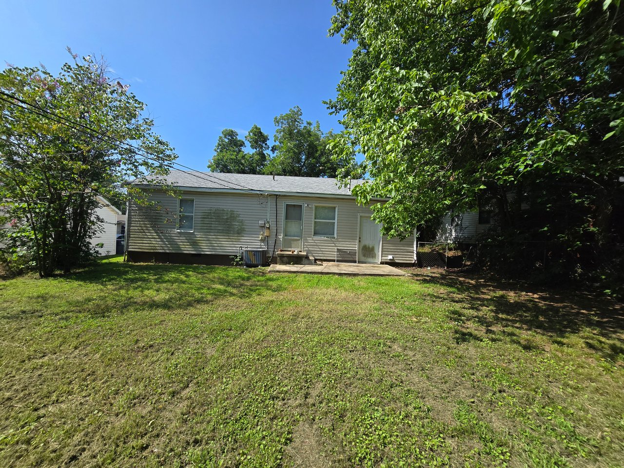 1218 Carol Drive 