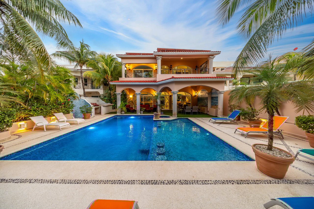 Villa Maravilla Puerto Aventuras | Golf-Front Luxury Villa