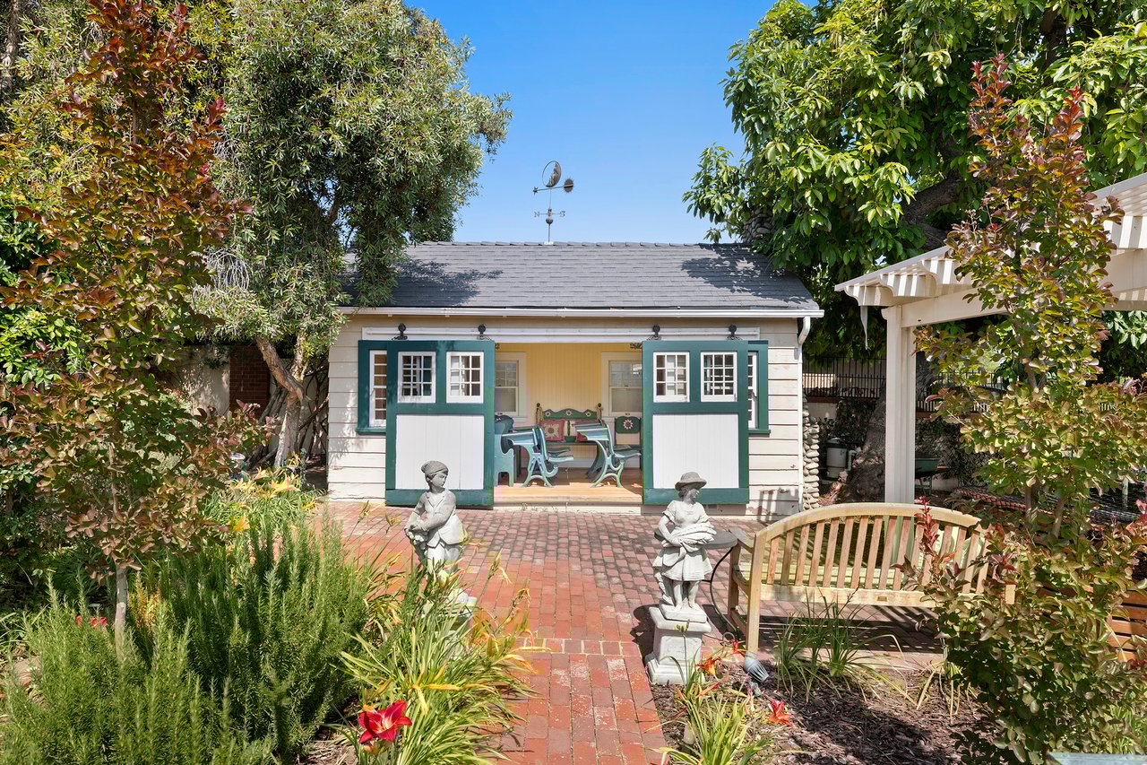 820 N. Verano Drive