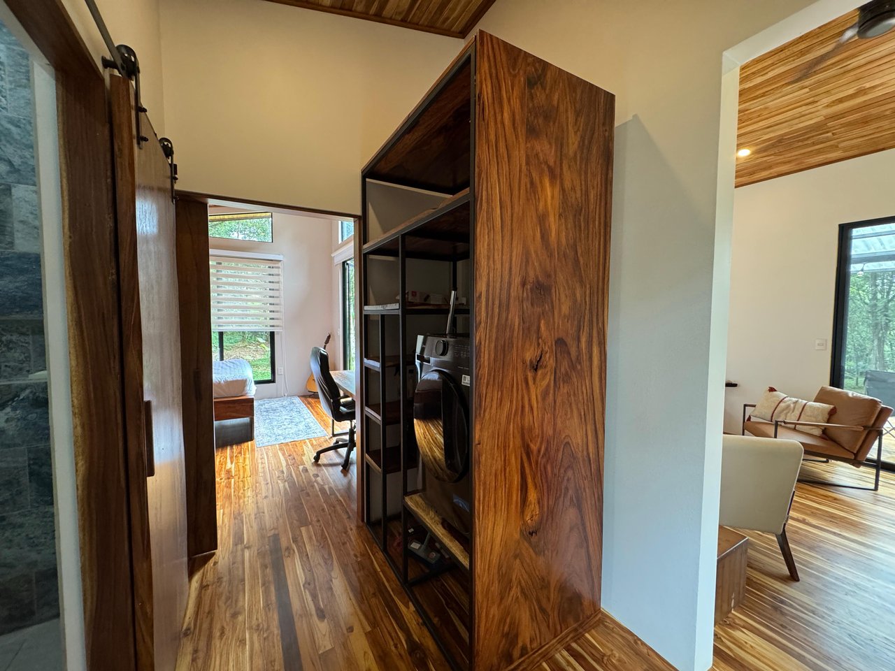 Costa Rica Mountain Retreat – 1.8 ha with Luxury Cabin, Private Lake & Riverfront