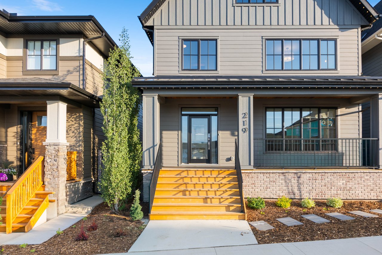 219 Calais Drive SW