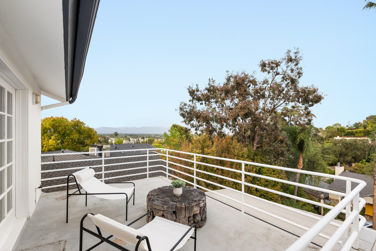 4041 Davana Rd, Sherman Oaks