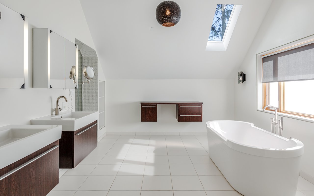 437 University Avenue