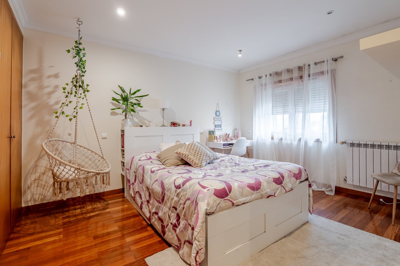 Luxury Four-bedroom Villa in Porto