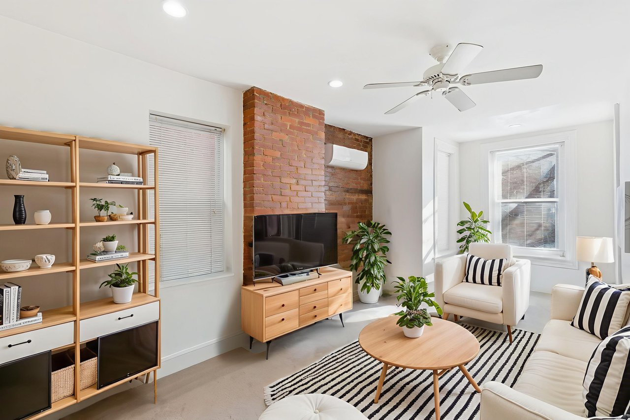 326 Independence Ave SE