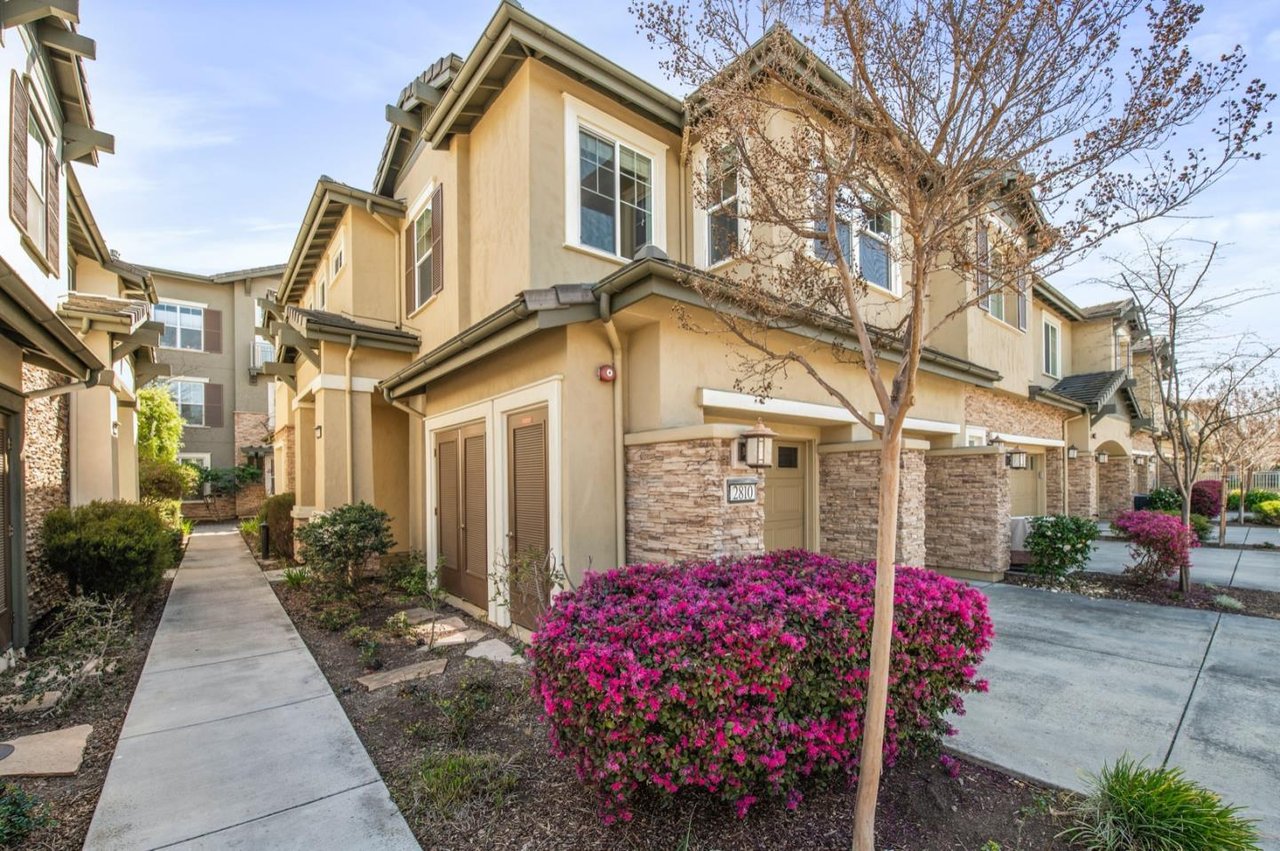 2810 Paseo Lane
