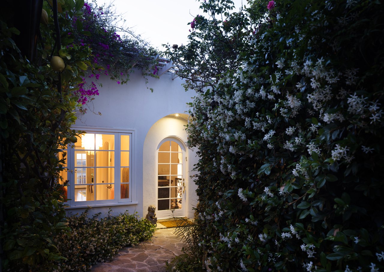 2558 Glendower Ave, Los Feliz