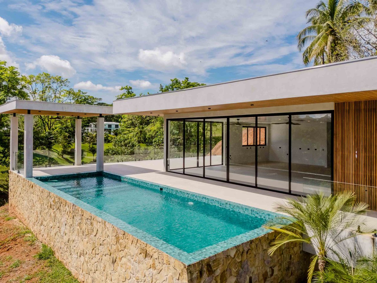 Finca Tranquila Brand New Luxury Residence