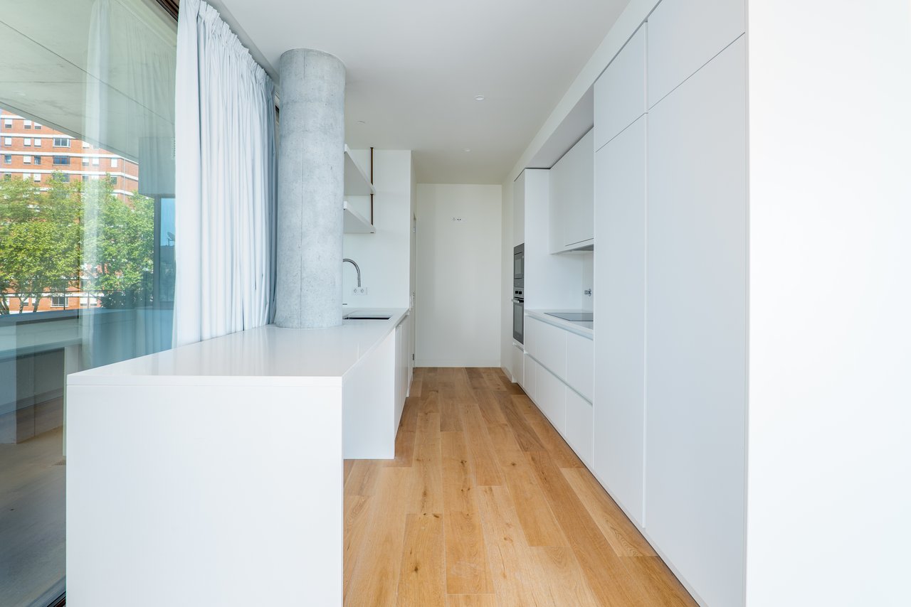 3-Bedroom Apartment with Panoramic Ocean & River Views in the iconic Foz do Douro's New Landmark - Miramar Tower 