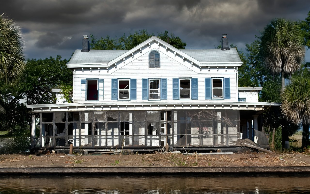 For Sale: Spectacularly Spooky Waterfront Mansion in Punta Gorda
