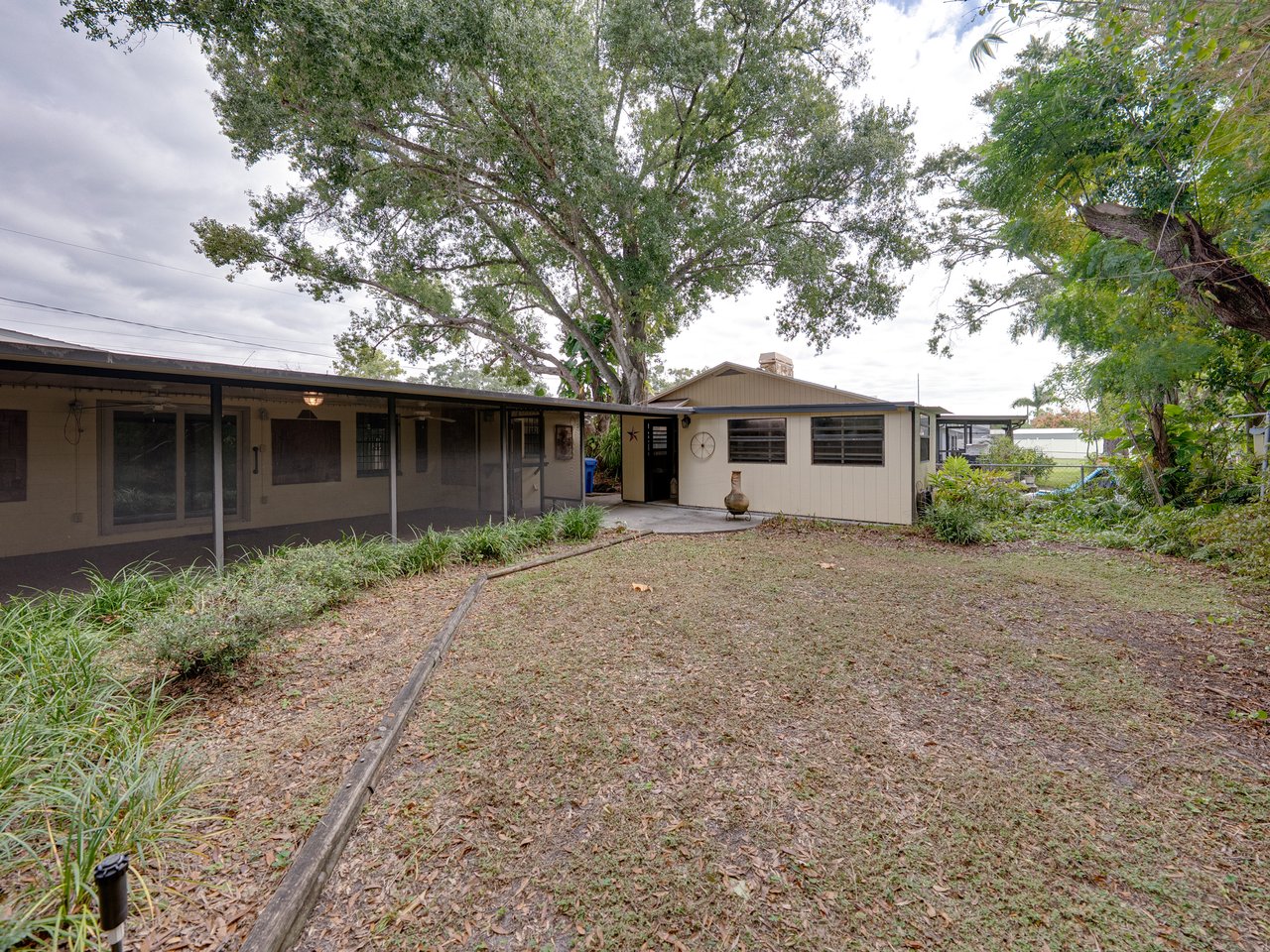 2702 Auburn Avenue W