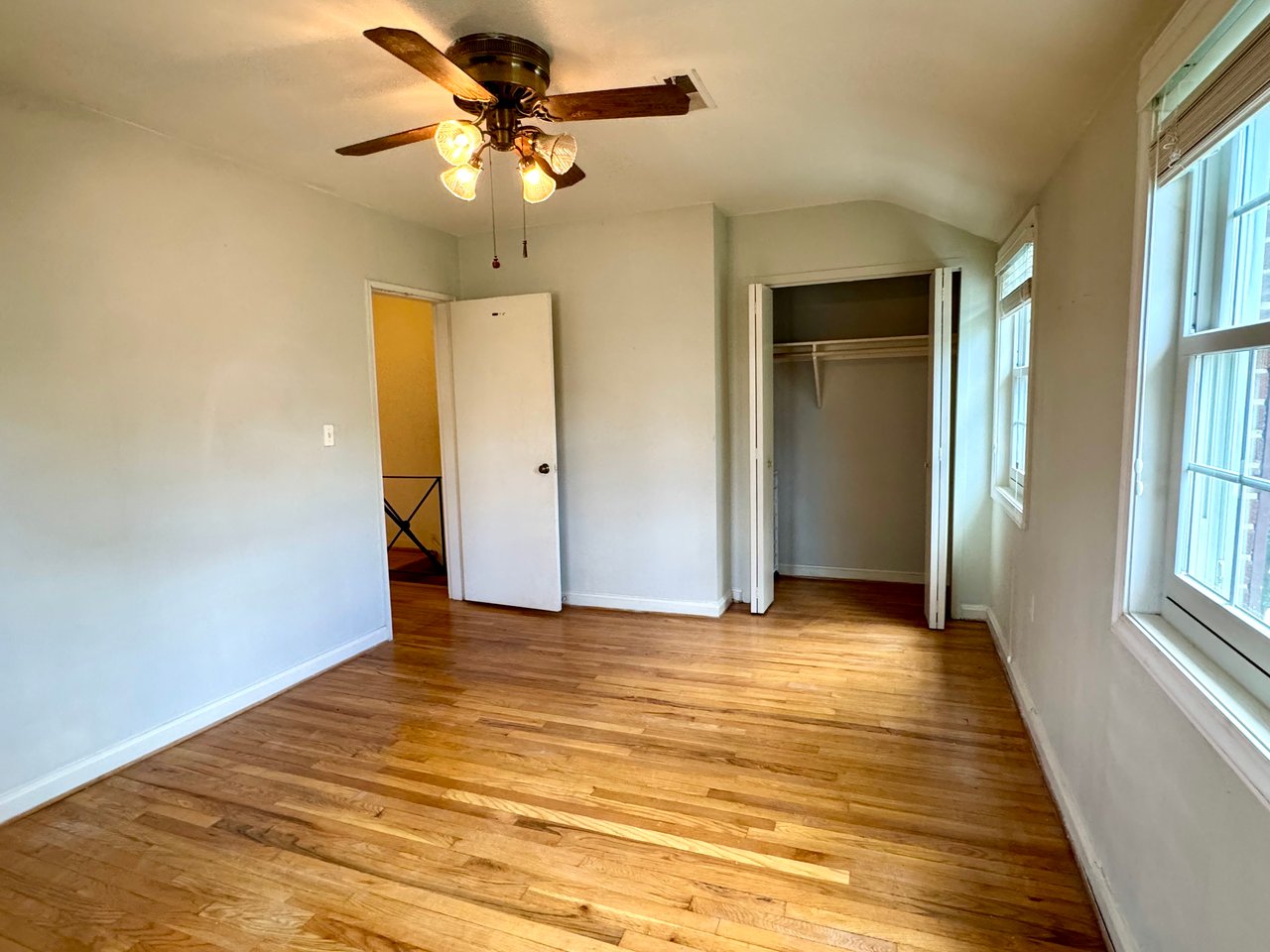 Investor Special! 3-Level End Unit w/ Huge Upside in Fairlington Towne