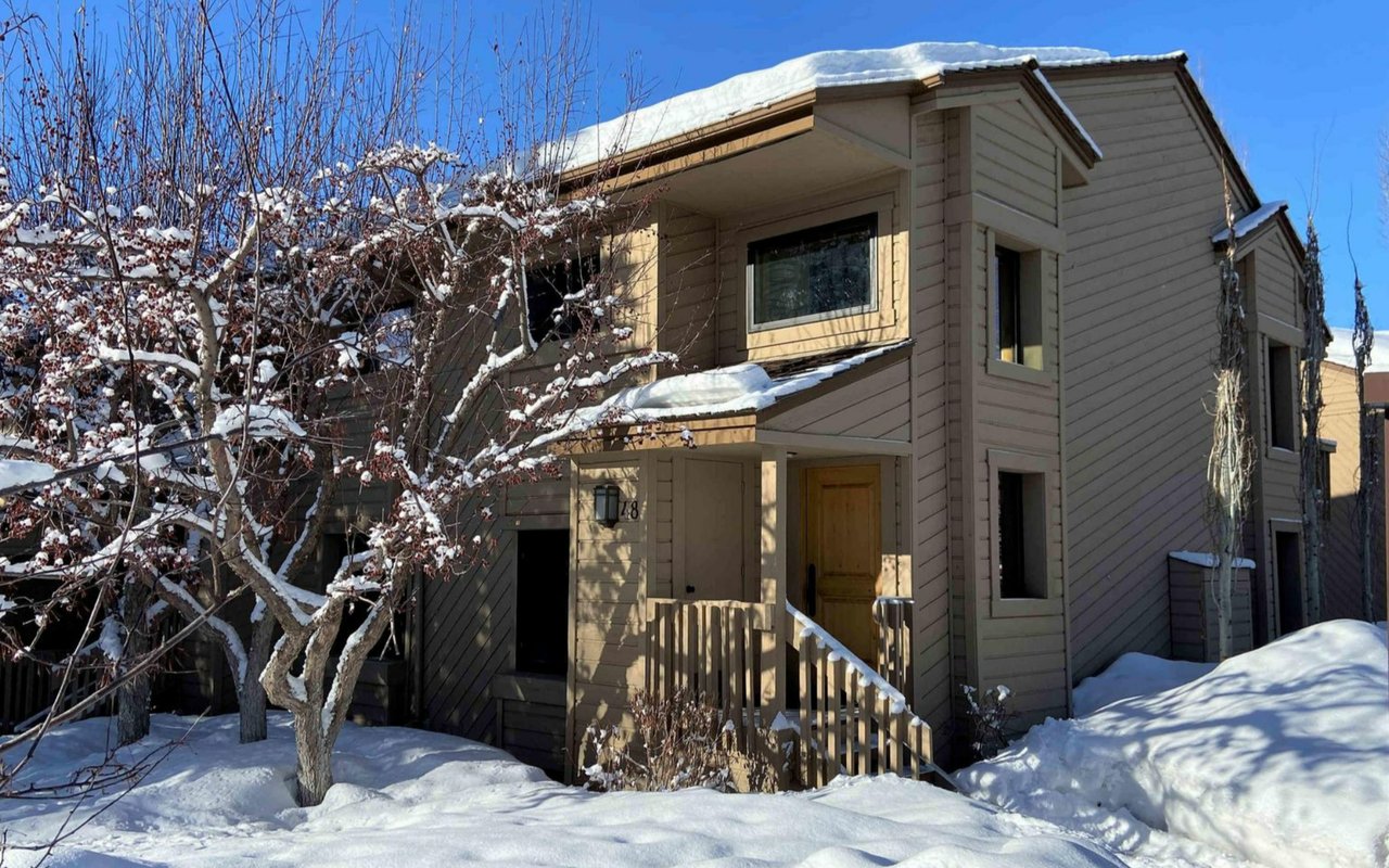 Just Sold and Represented Repeat Buyers for This Ridge Condo