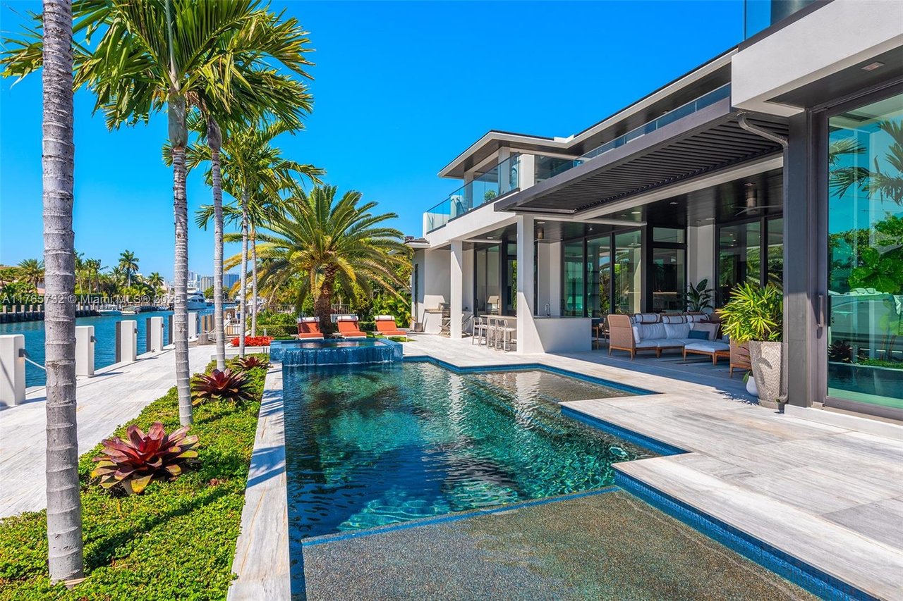 22 Isla Bahia Dr
