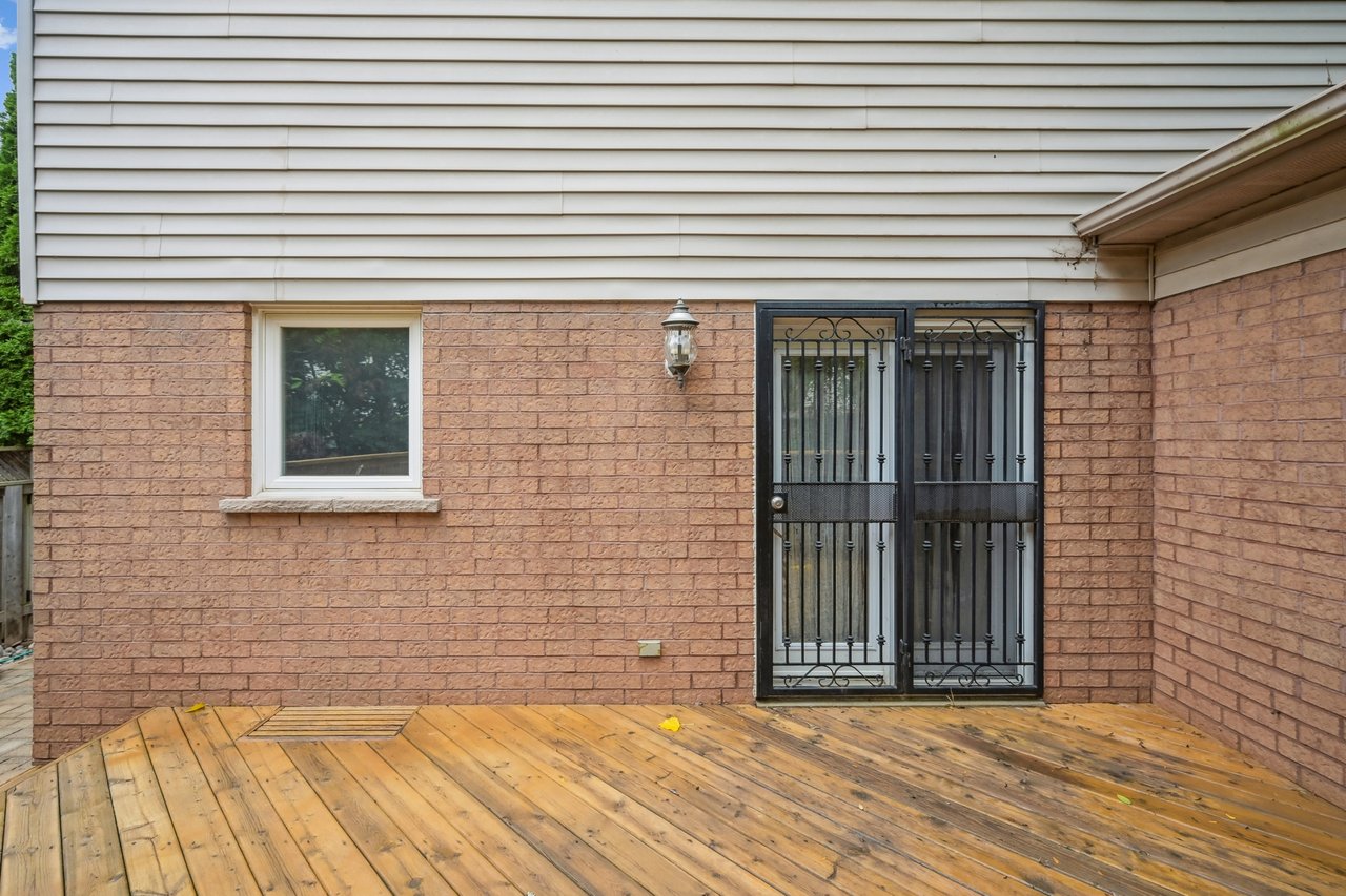 Detached Fixer Upper in River Oaks 