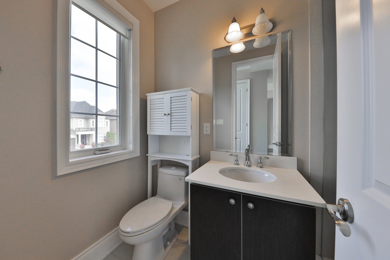 2163 Vineland Crescent, Oakville