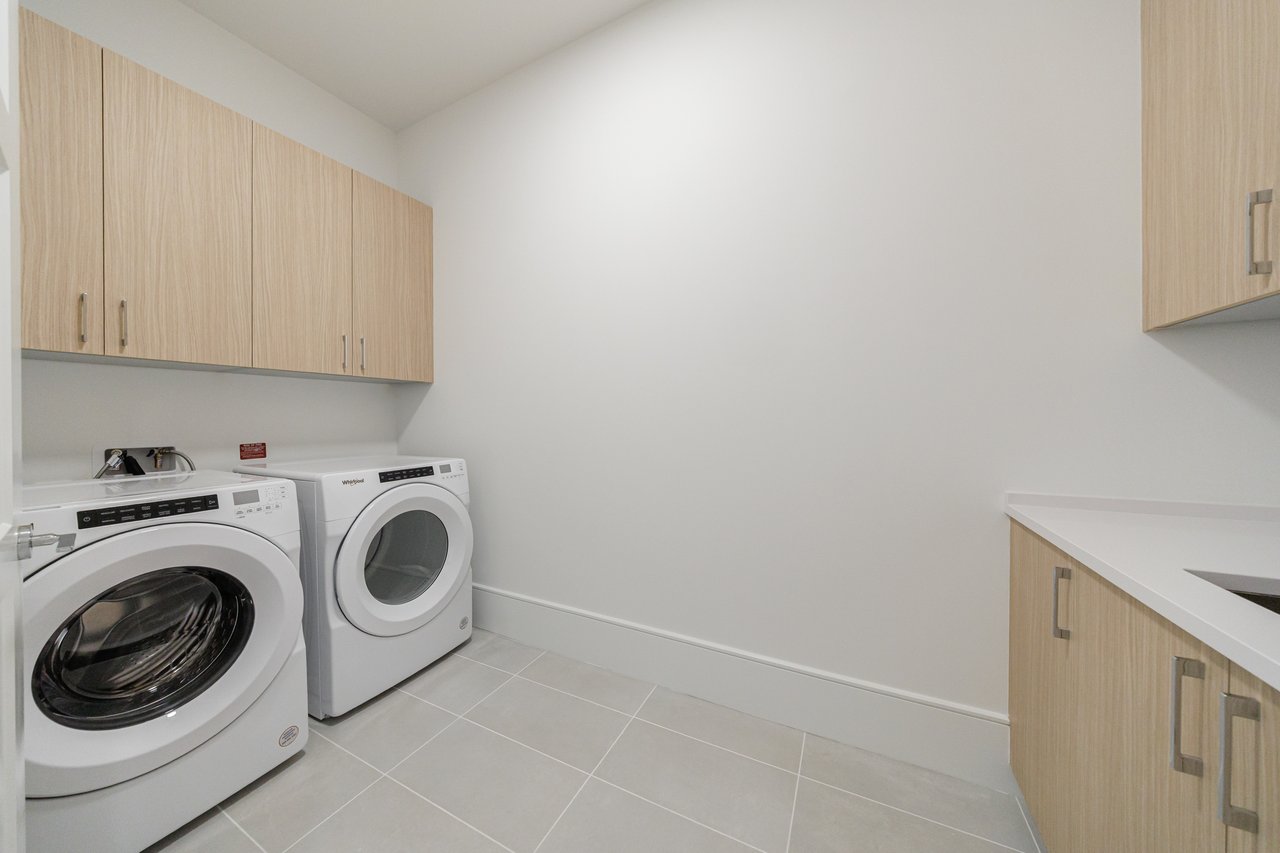 2425 Peachtree Road Unit 1806