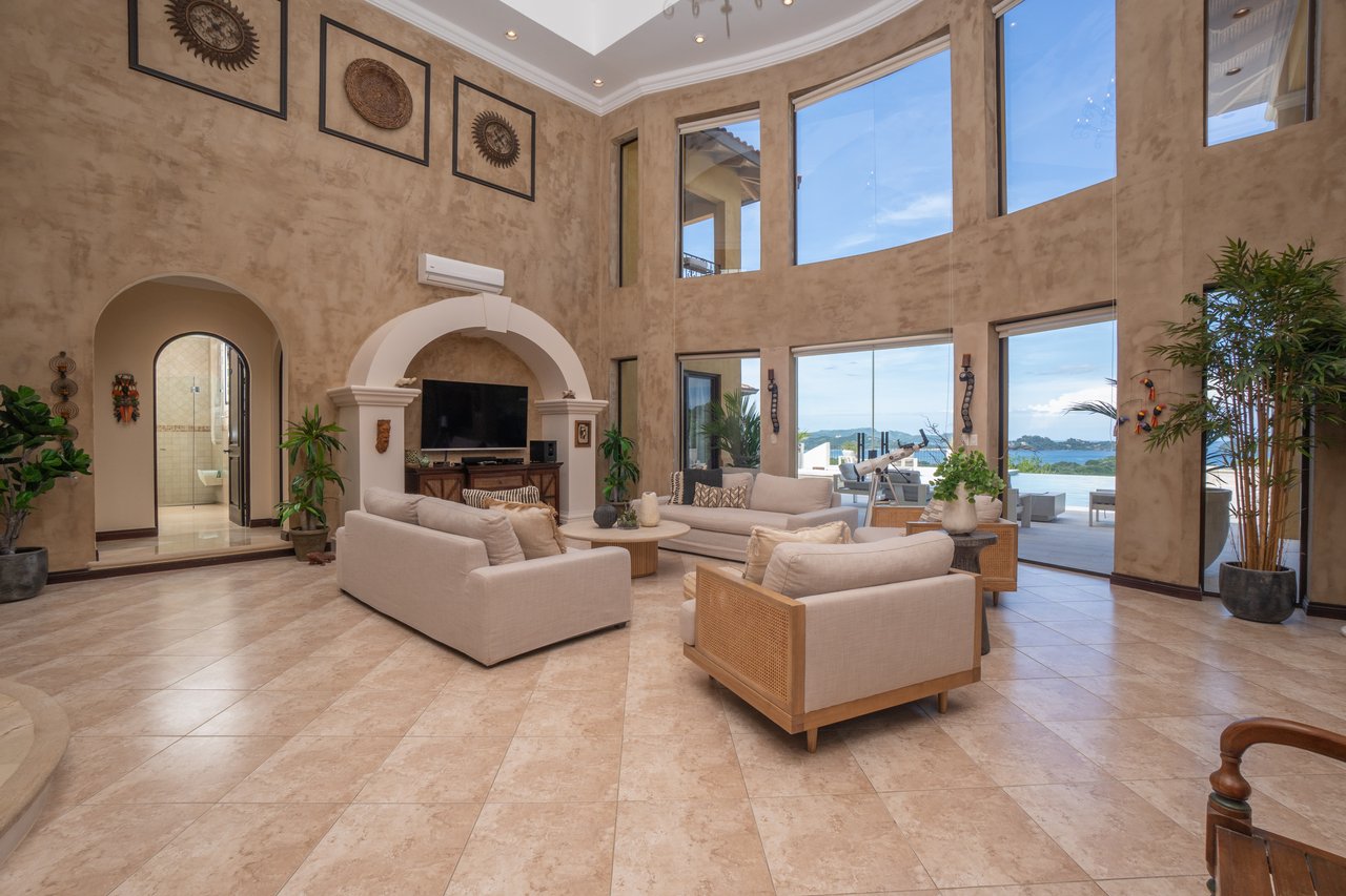 Casa Loro - Luxury Estate