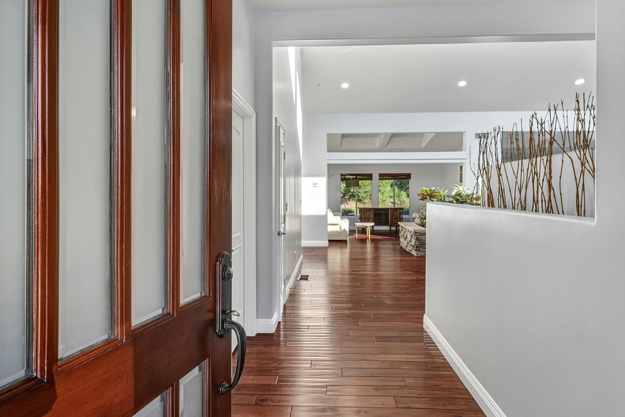 3701 Kanan Rd, Agoura Hills