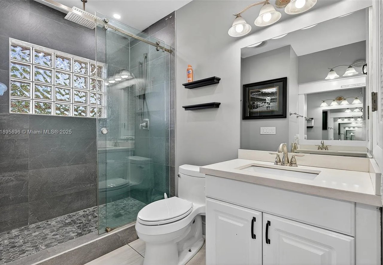 801 Holly Ln, Plantation