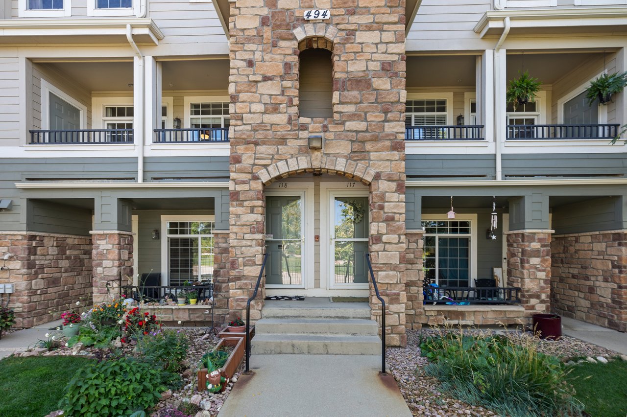 494 Black Feather Loop Unit: 118