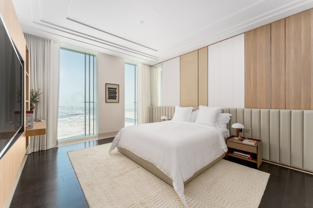 Four Seasons Private Residences Apartment 