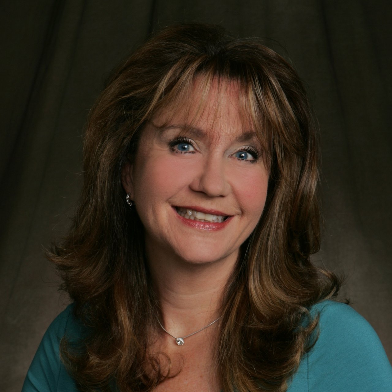 Arlayne Pekofske Downers Grove, IL Real Estate Agent Headshot