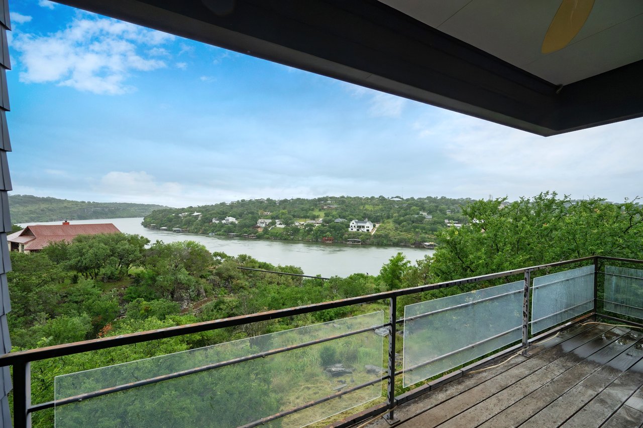 401 Crestview Drive and 309 Cliff Circle