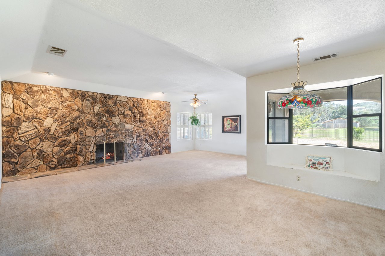 20425 Avenida Castilla