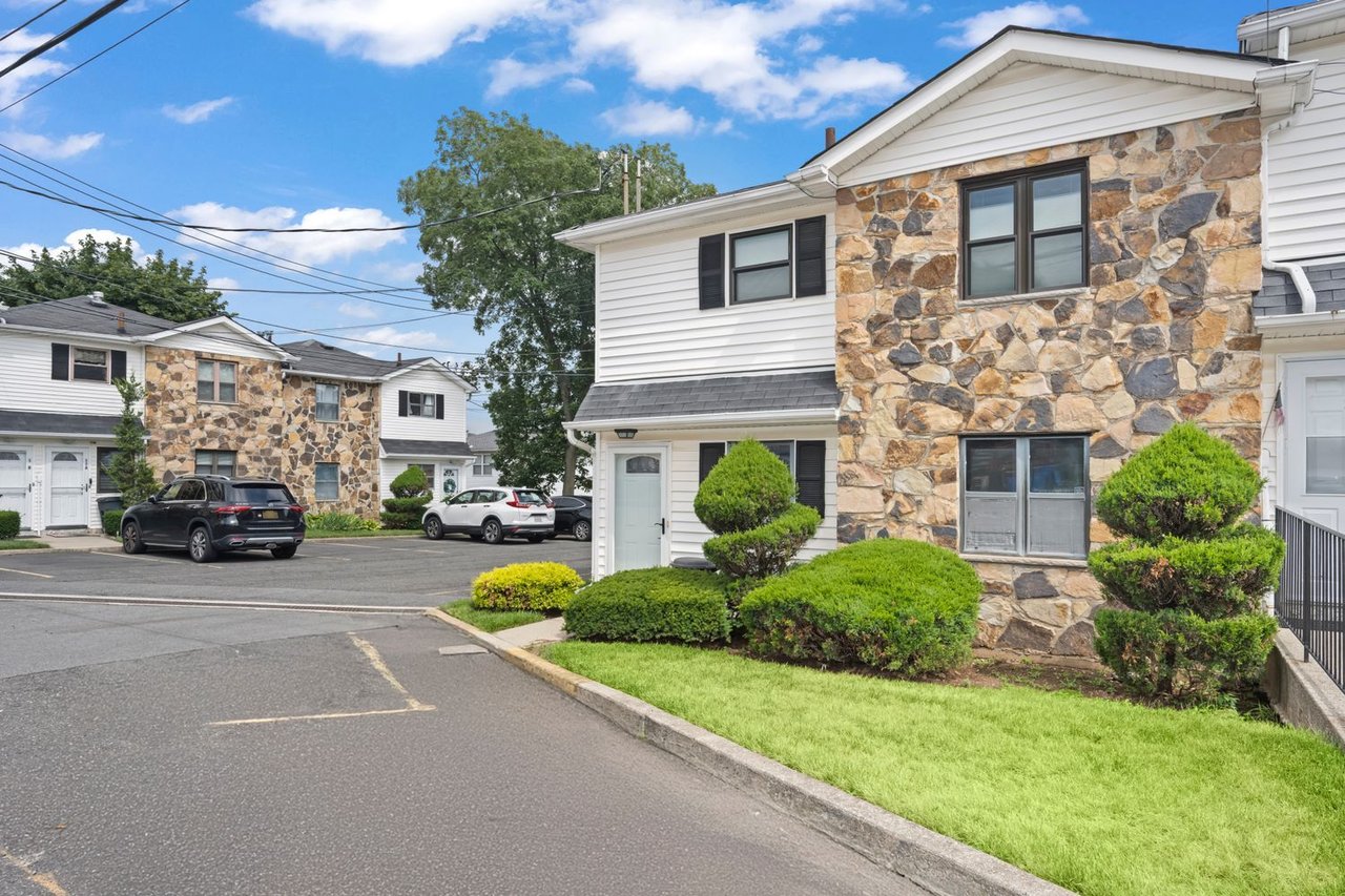 33 Bradley Court, Unit A