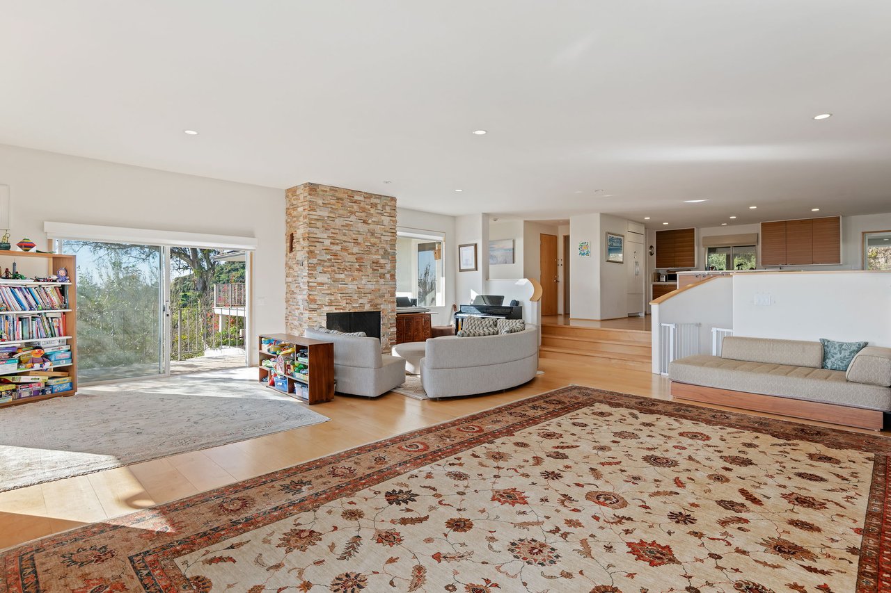 2330 Bella Vista Drive