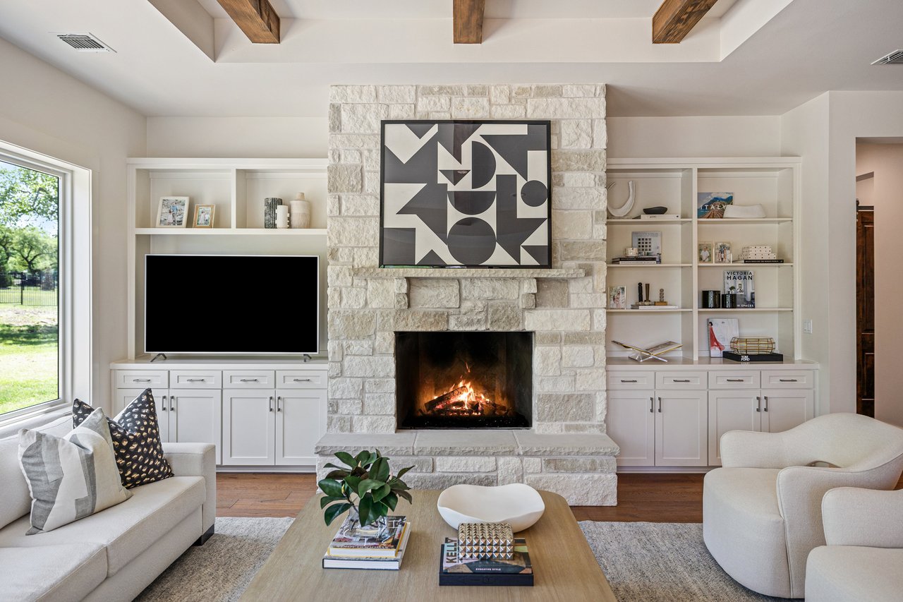 8325 Lakewood Ridge Cv