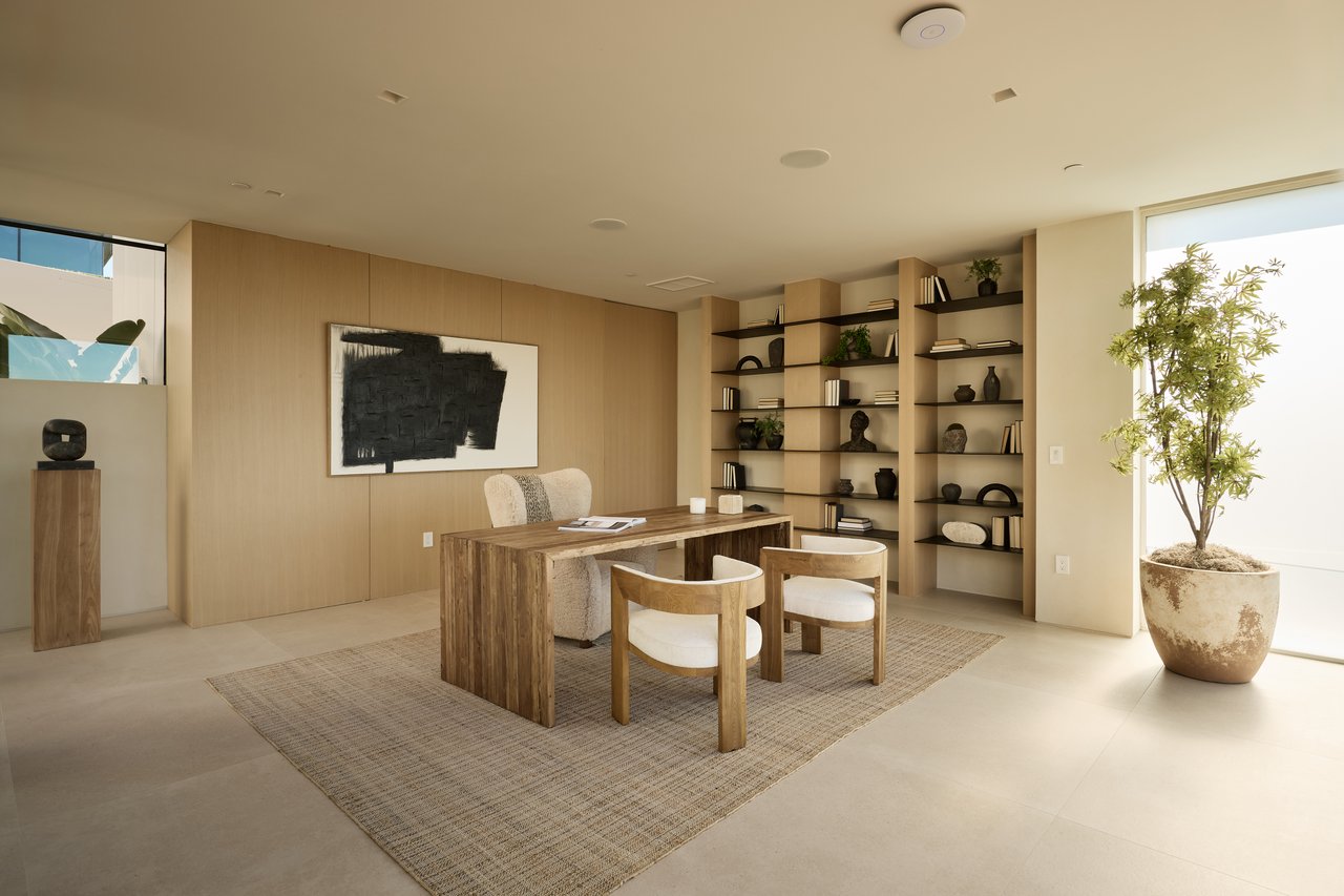 1615 Blue Jay Way, Bird Streets