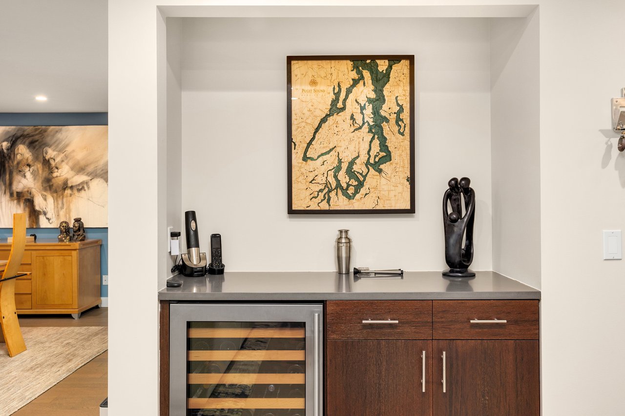 827 Lake Street S Unit: 205