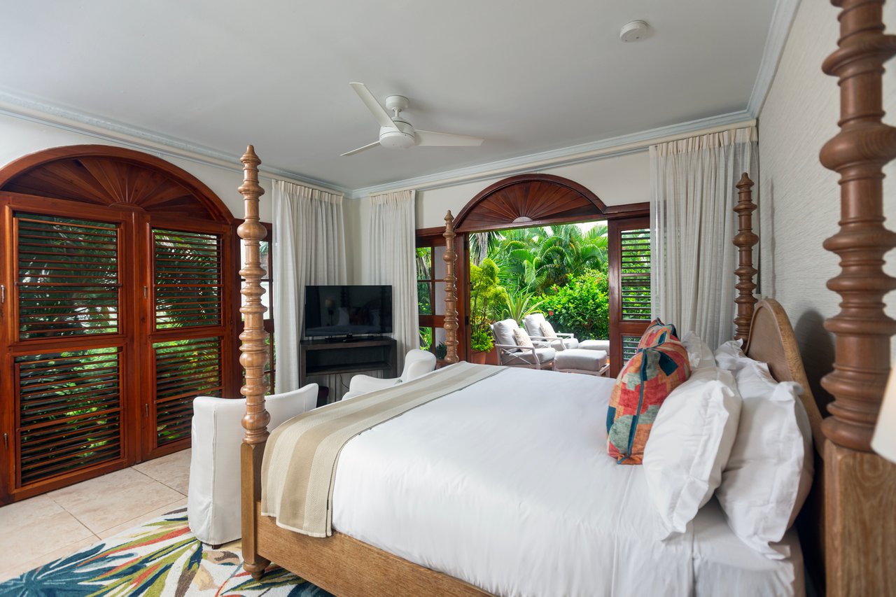 Villa 107, Manchineel