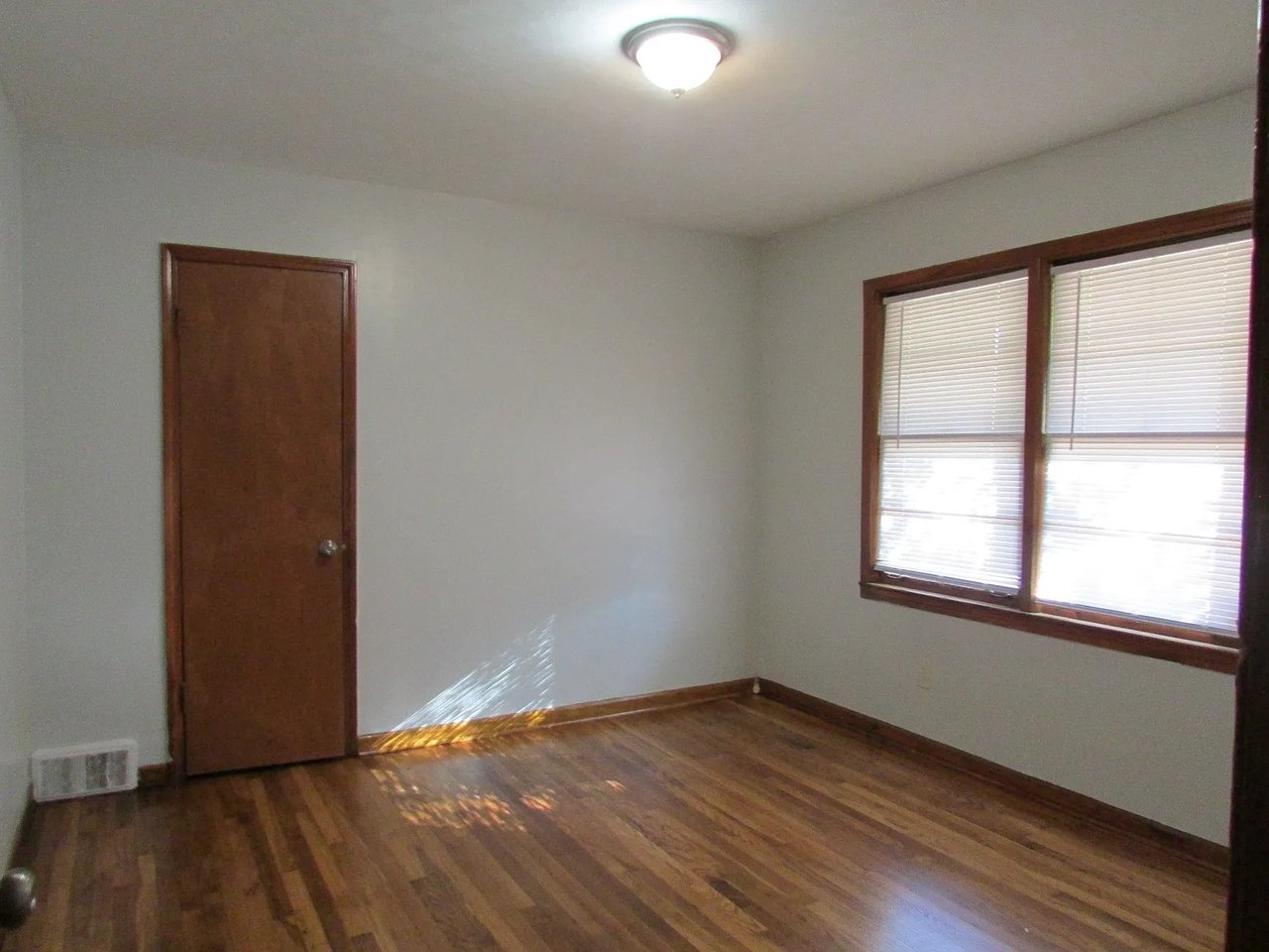 2416 Perry Rd