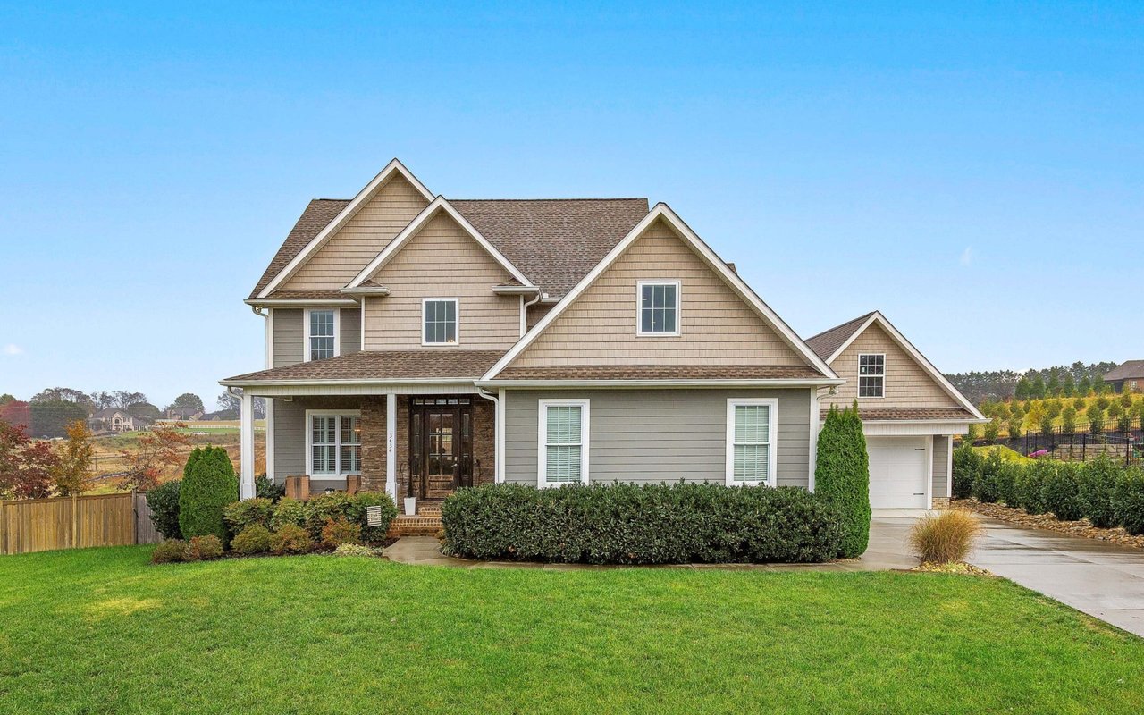 Wallace Luxury Spotlight | 3434 Helmsley Court Maryville, TN 37803