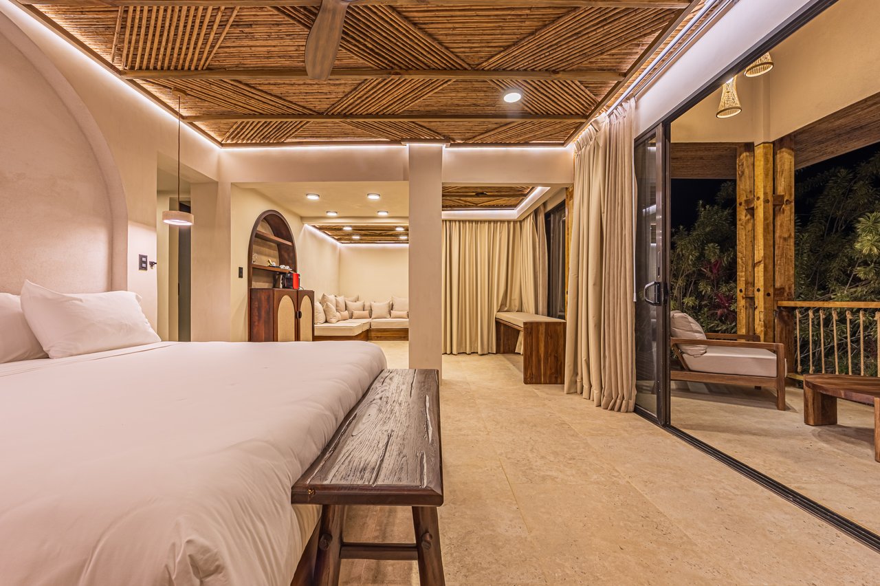 Luxury Hotel Boutique with Ocean Views | Walking distance to the beach | 13.2 Acres