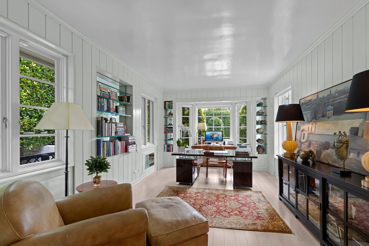 Entertainer’s Paradise in Prestigious Estate Section Enclave