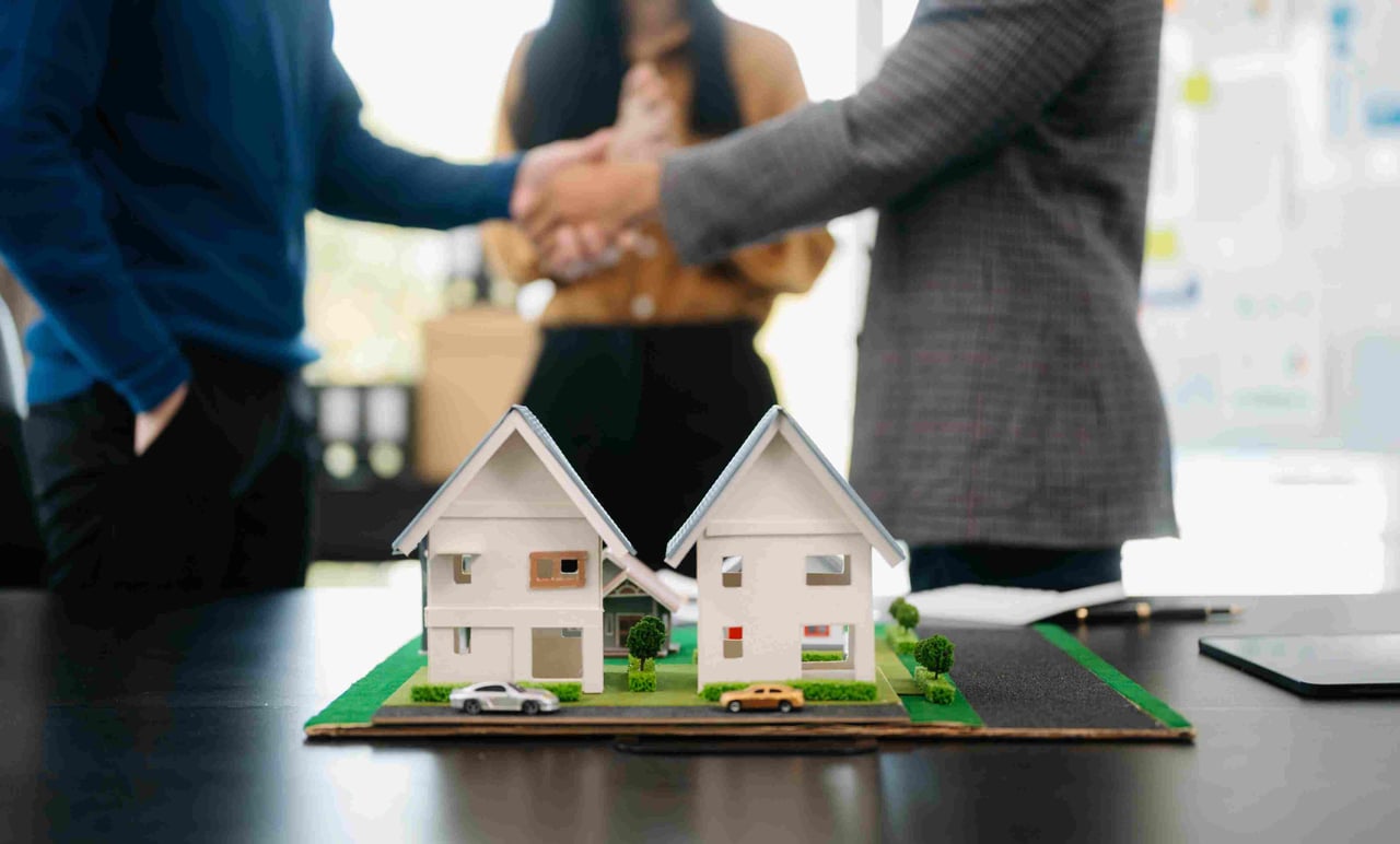 How to Choose the Best Real Estate Agent for Upgrading in Valencia vs Santa Clarita