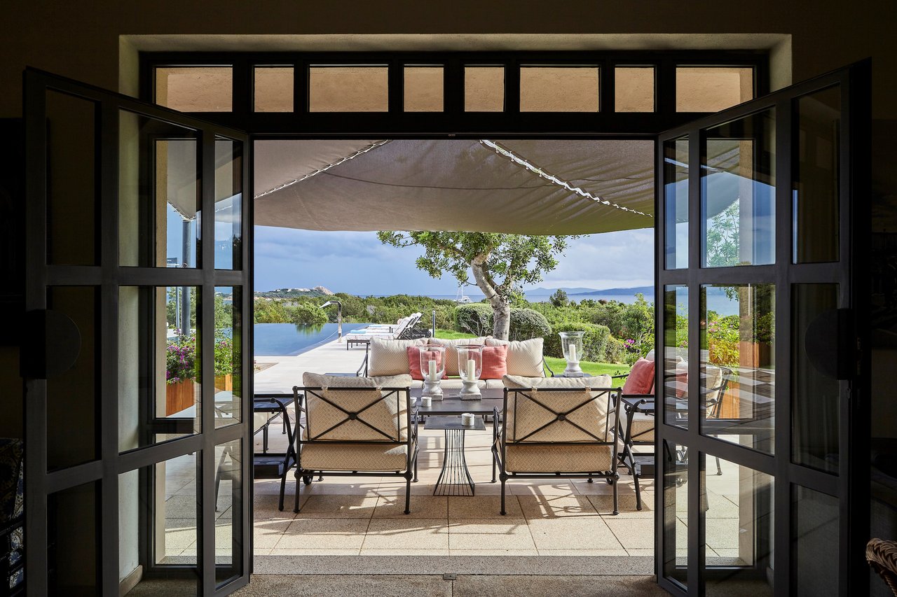 Breathtaking Beachfront Vacation Villa