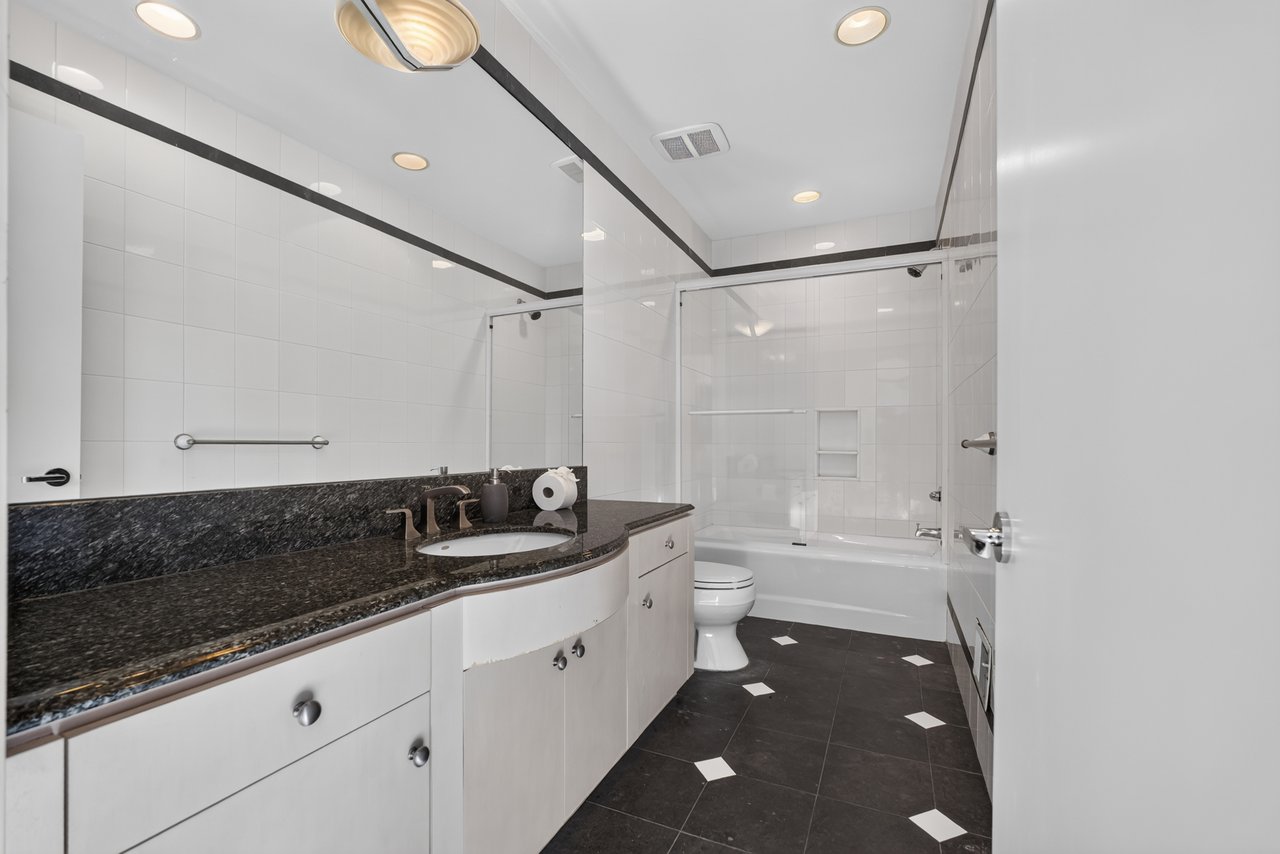 15 Horseshoe Road (Long Island)