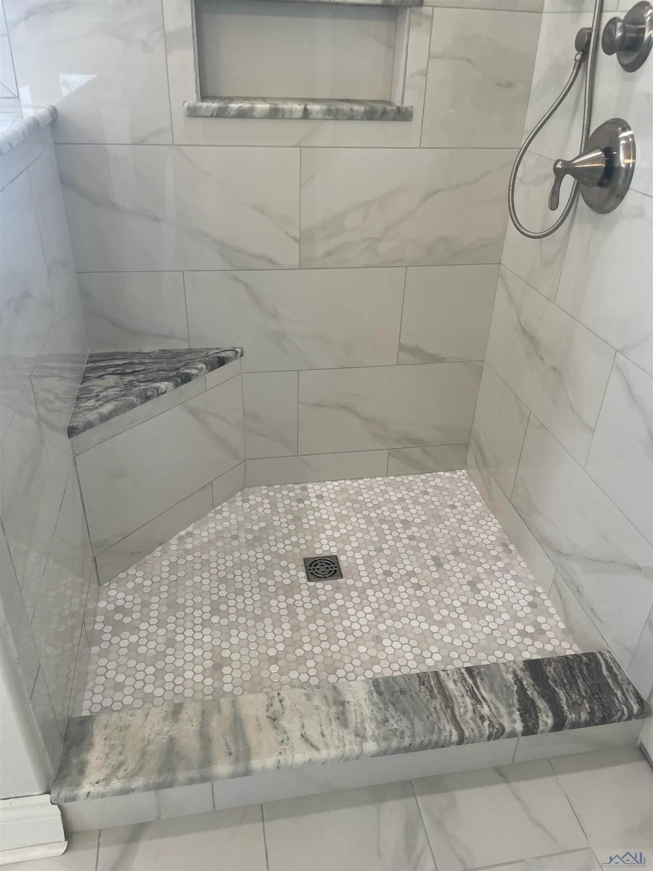 351 Ravensaide Dr