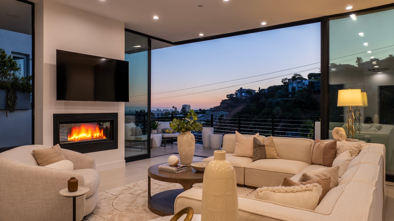 1516 Forest Knoll Dr, Sunset Strip