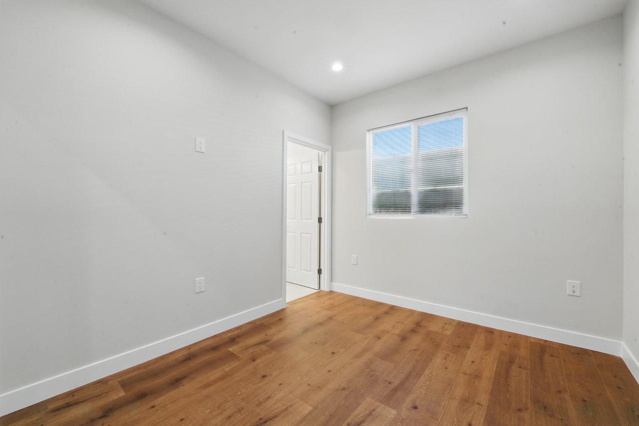 4 Units in North Hollywood