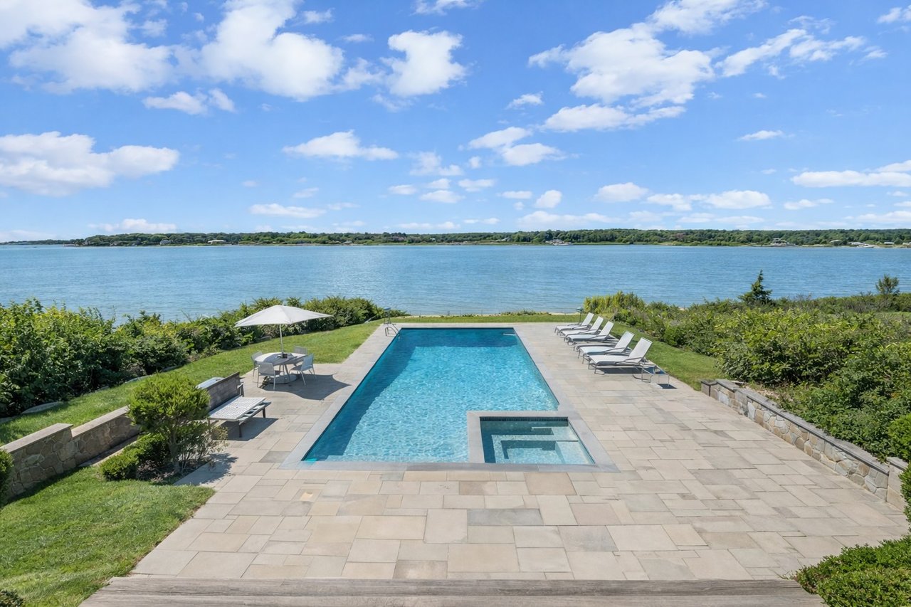 Luxury homes and waterfront landscape in the Hamptons