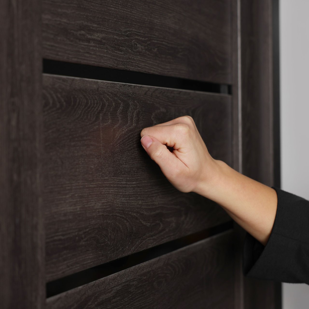 Door Knocking: The Consistency Advantage