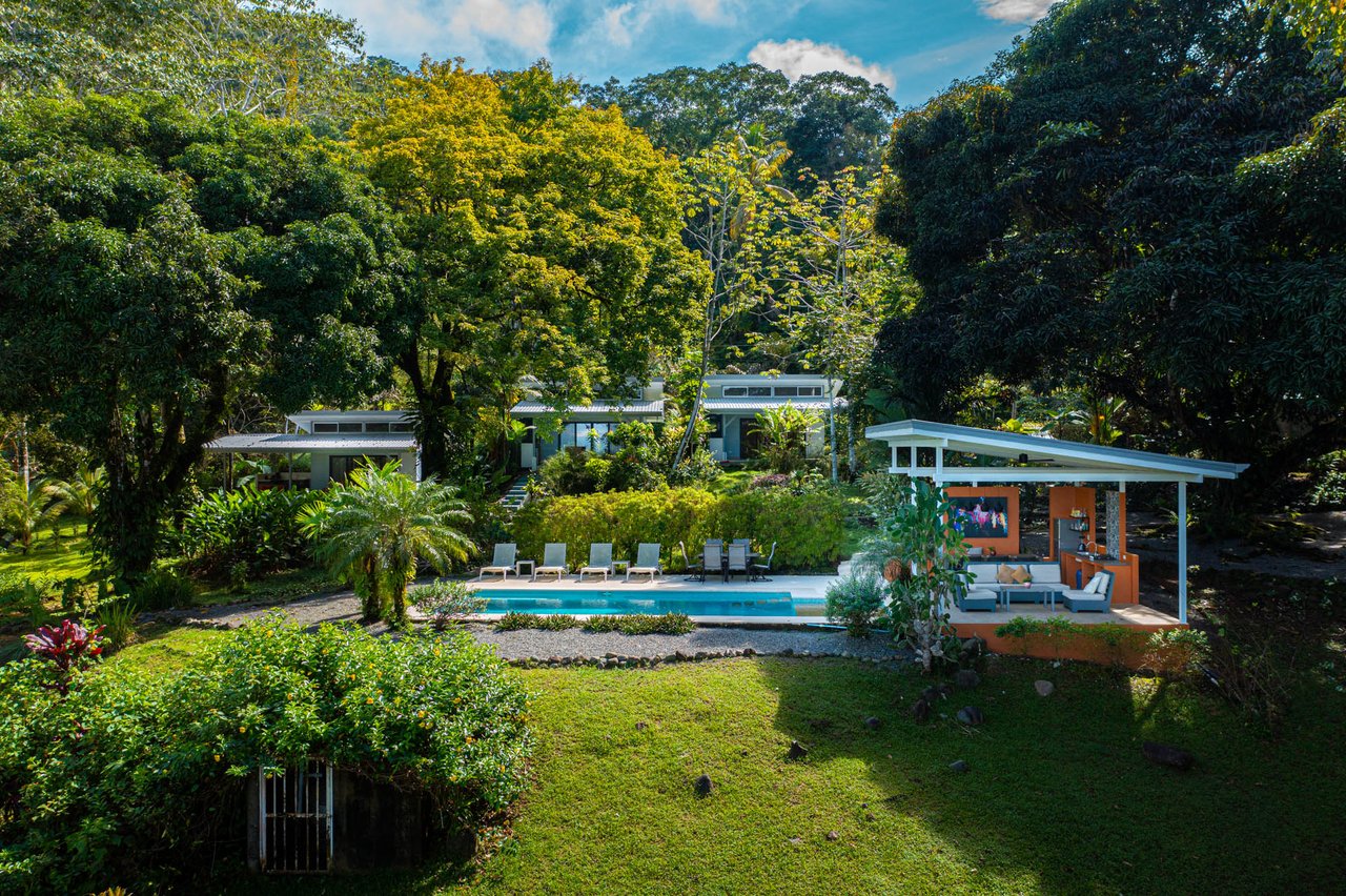 5 Bedroom Family Compound Turn Key and Fantastic Rental Potential