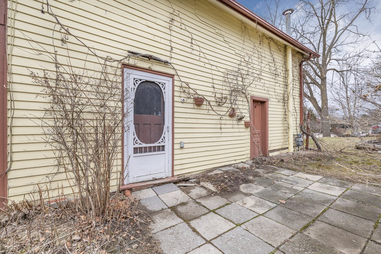 410 Eagle Street, Newmarket, ON L3Y 1K6