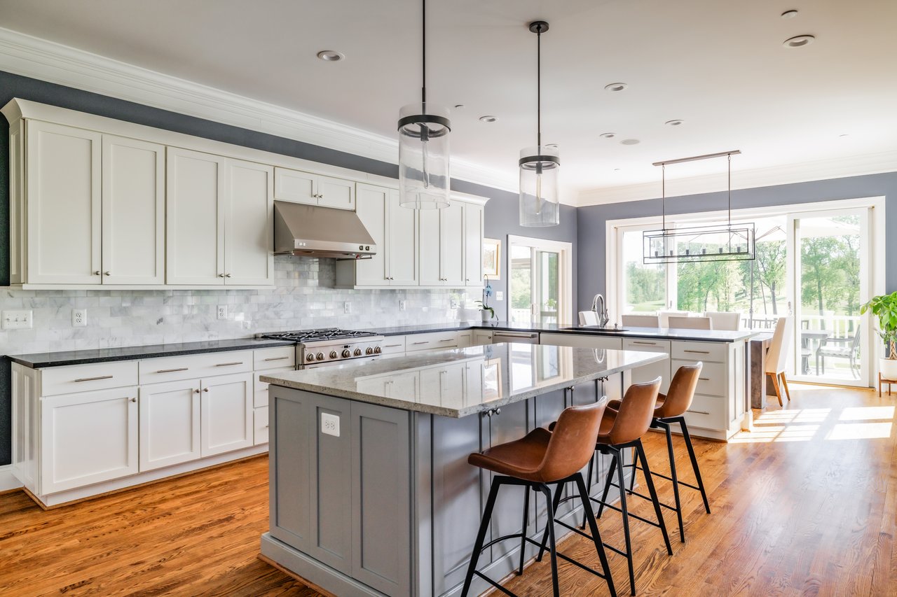 10006 Woodhill Road